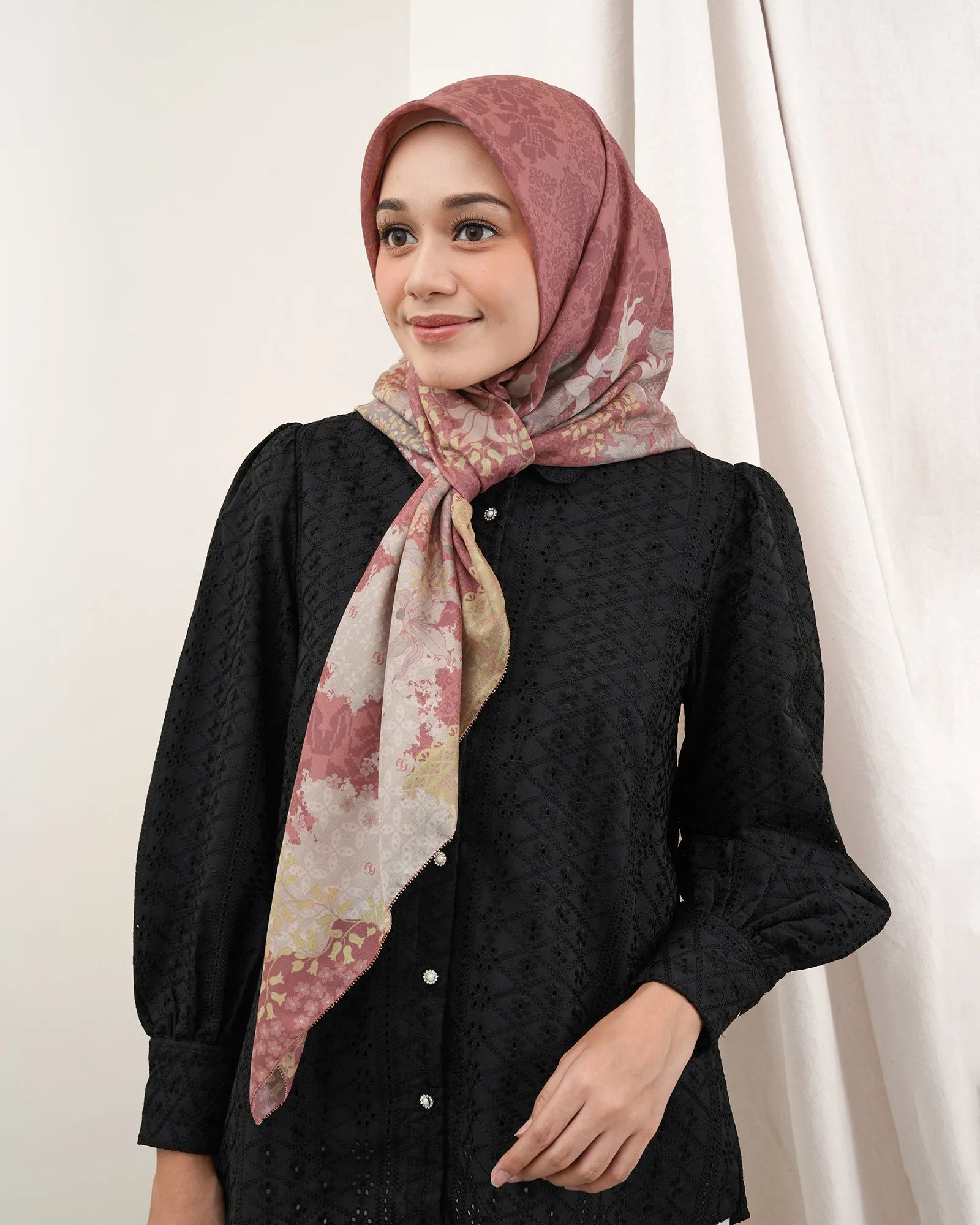 AYUNDA SCARVES