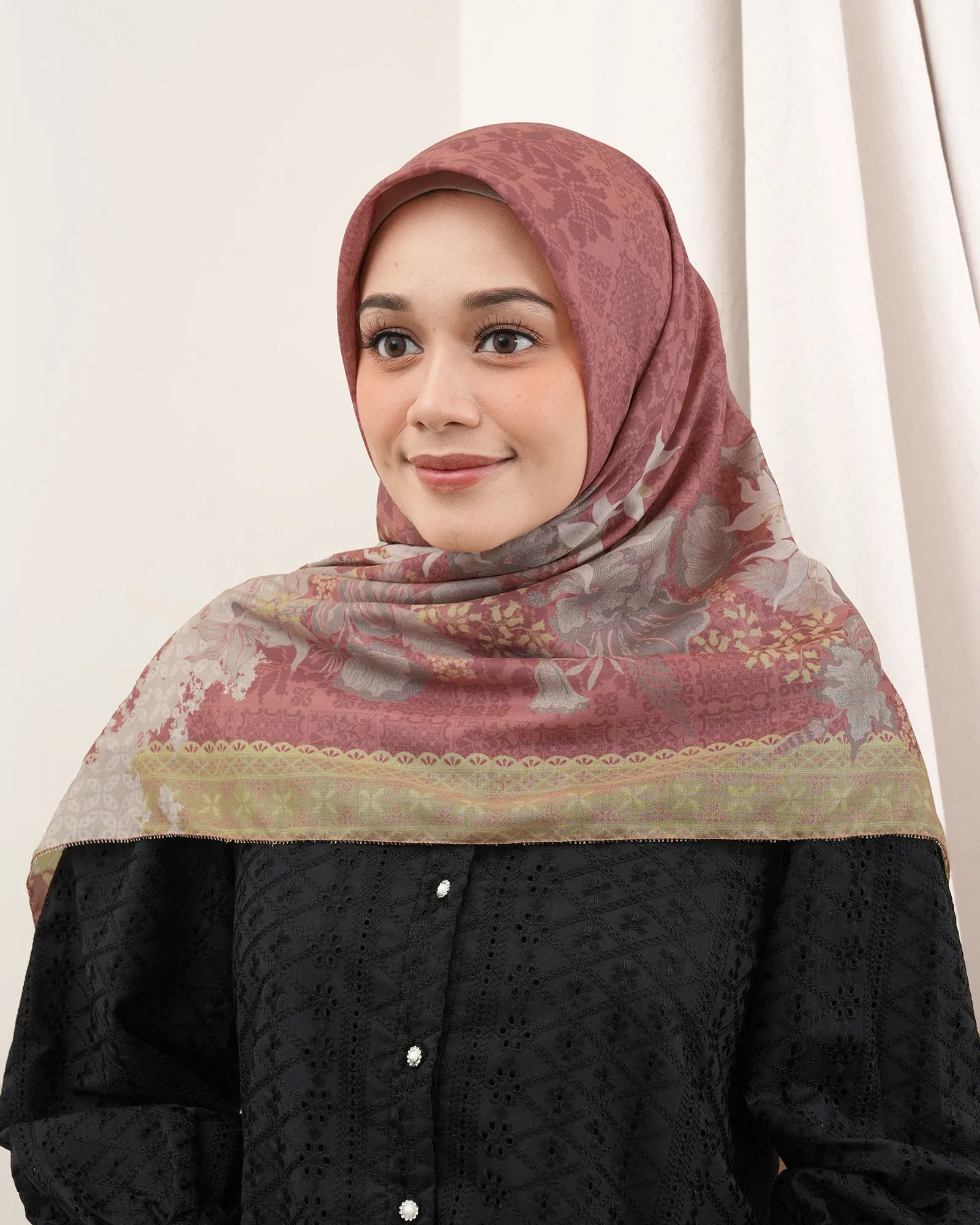 AYUNDA SCARVES