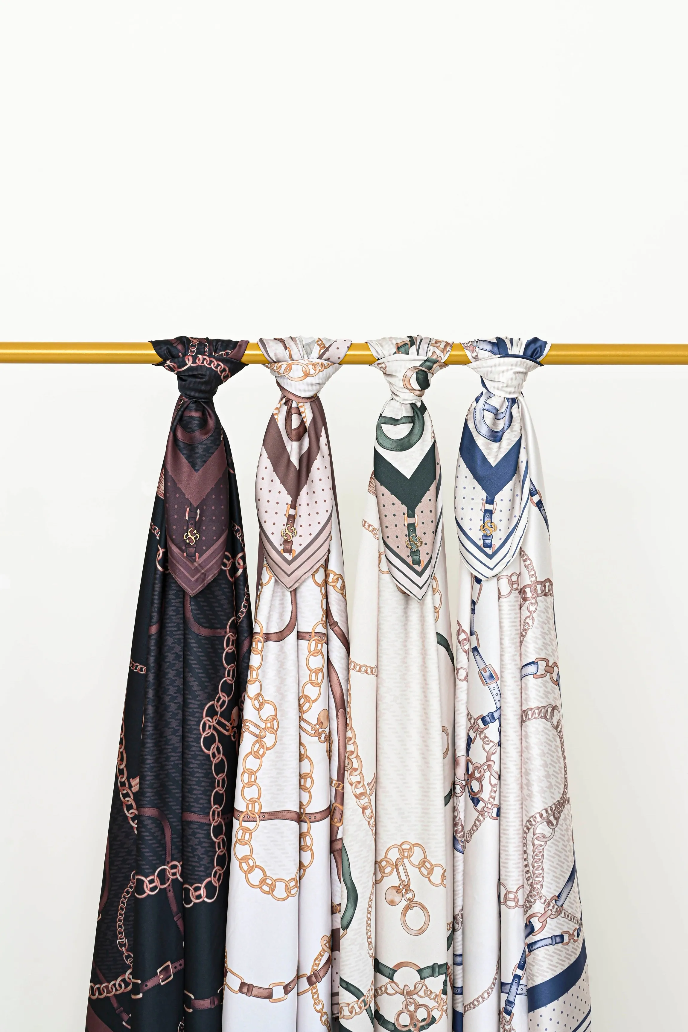 BEATRICE SCARVES