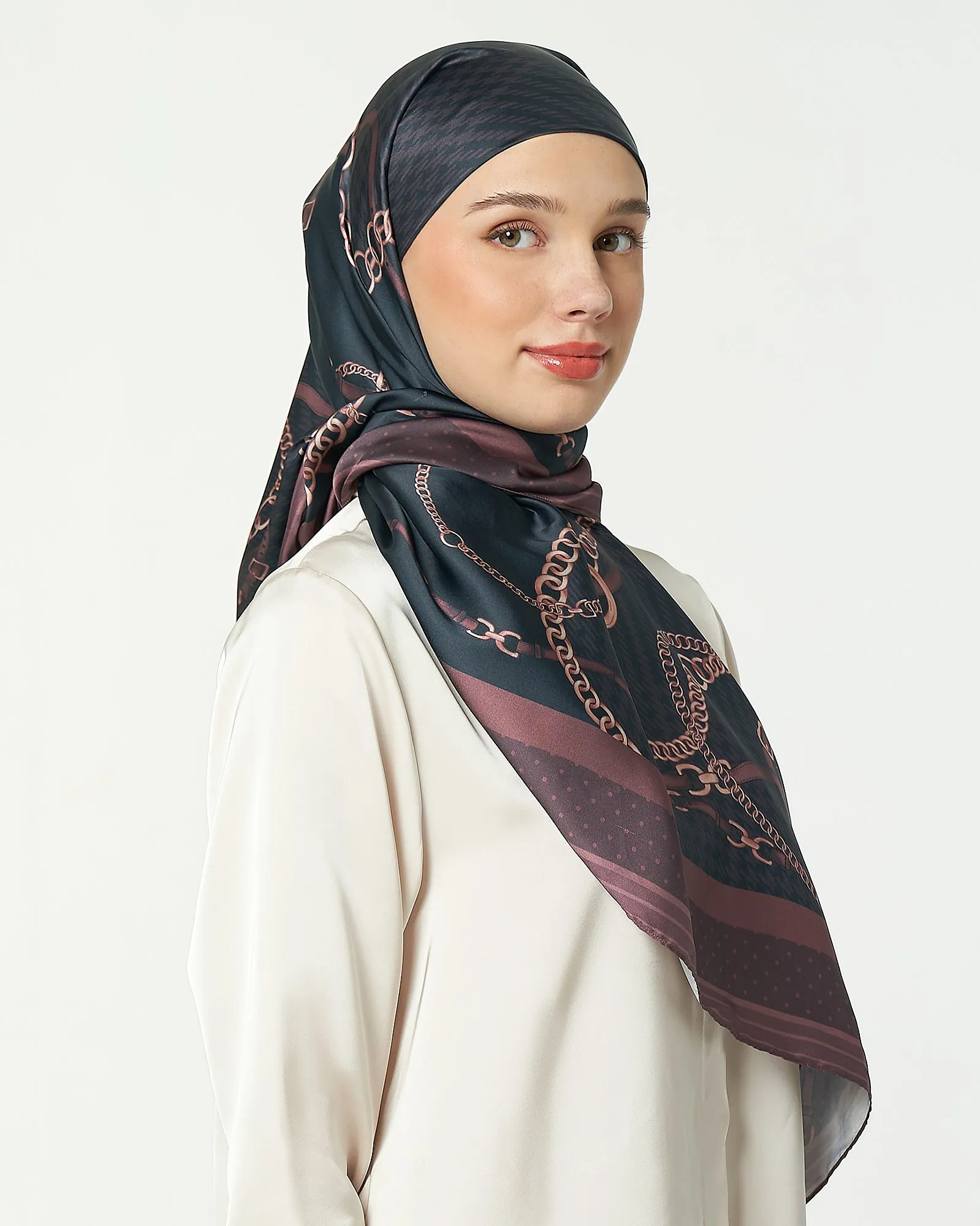 BEATRICE SCARVES