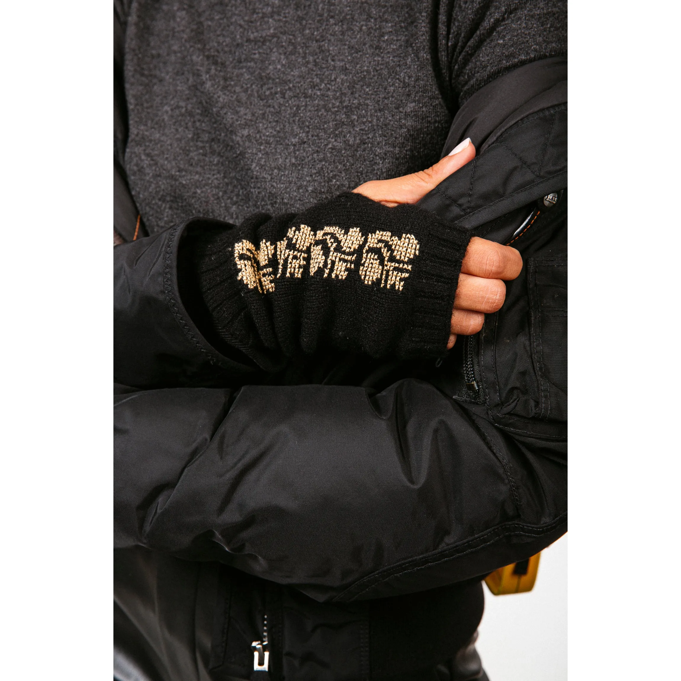 BLACK CASHMERE MITTENS