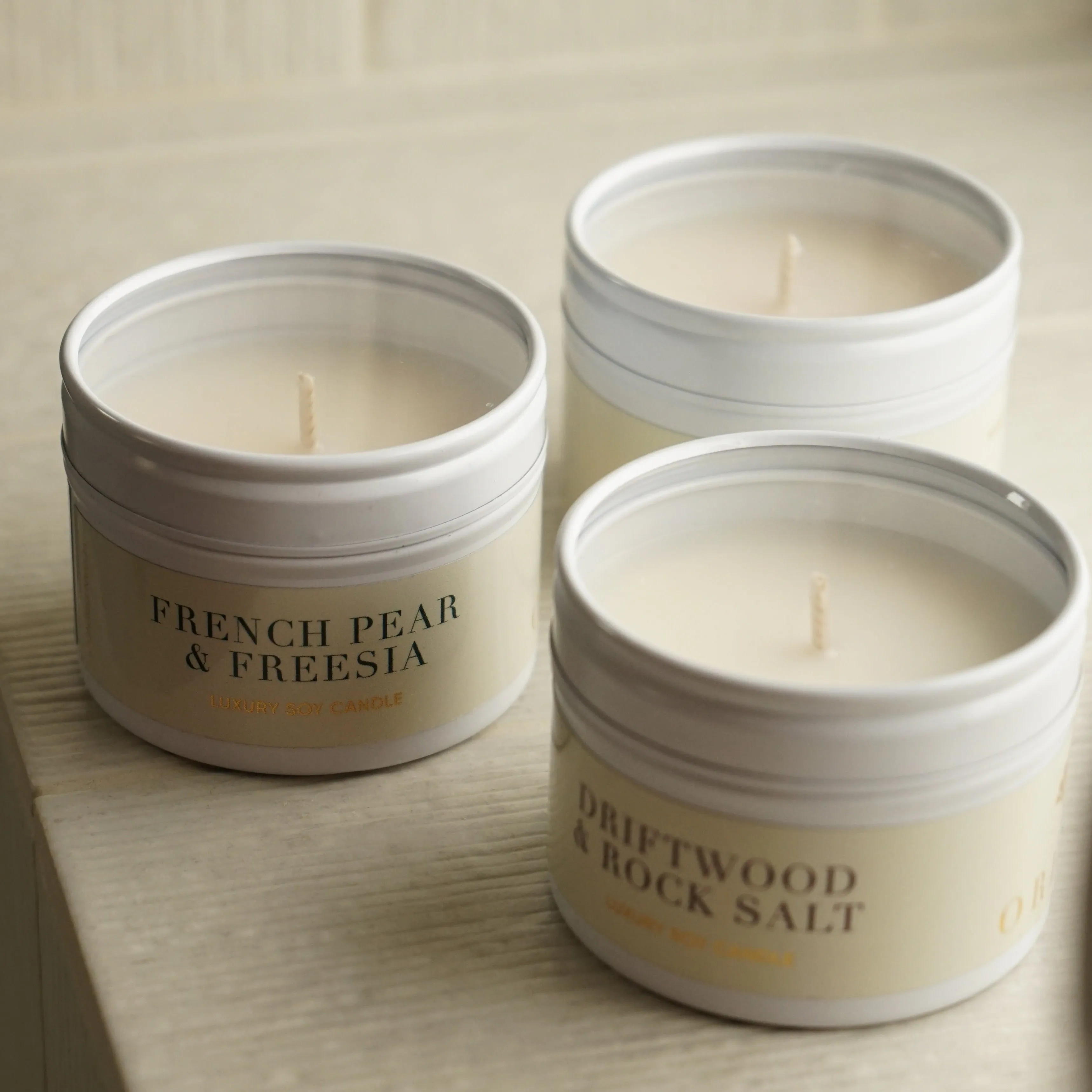 Cashmere Oud Tin Candle