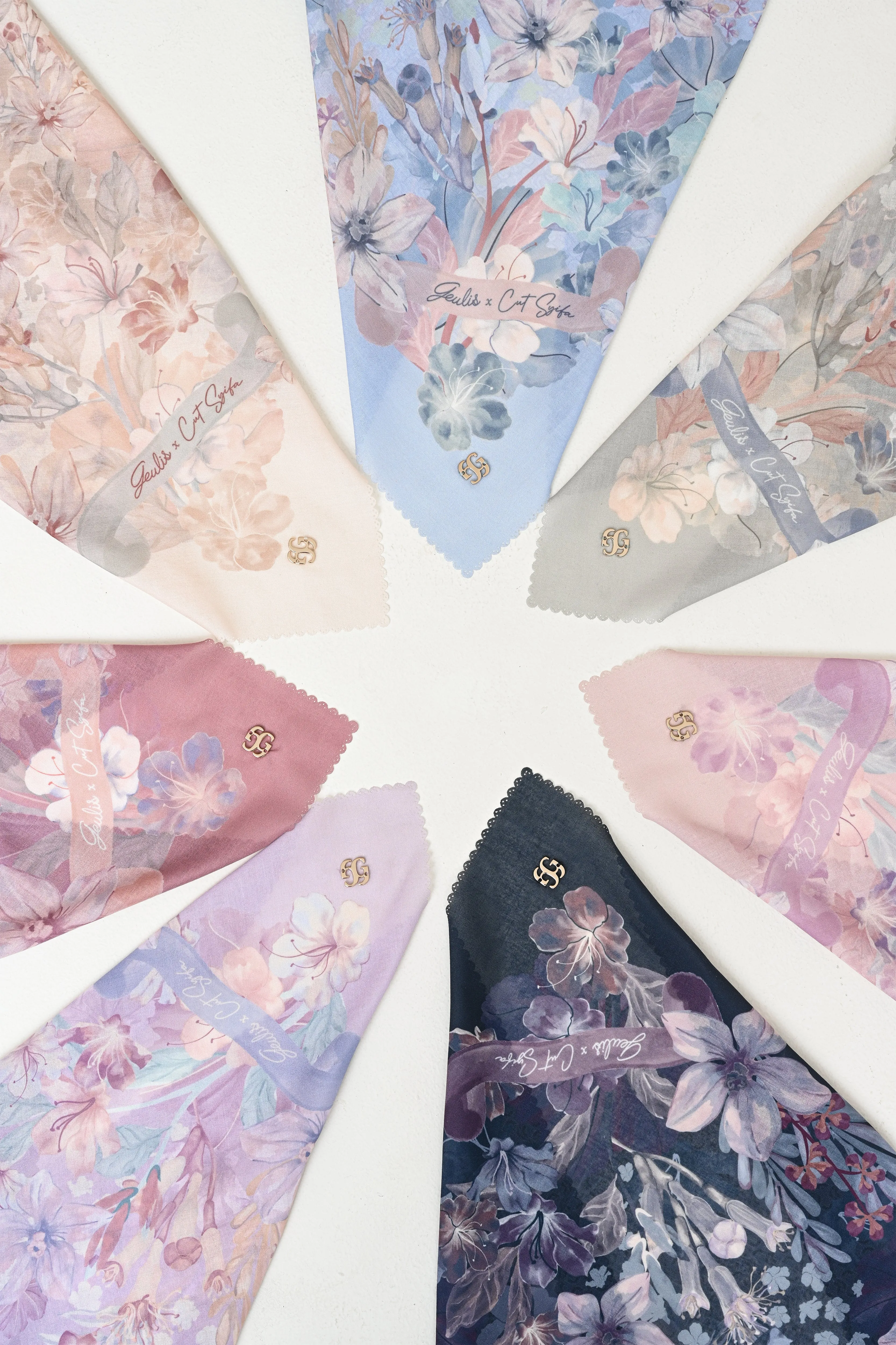 DIRAMELIA SCARVES