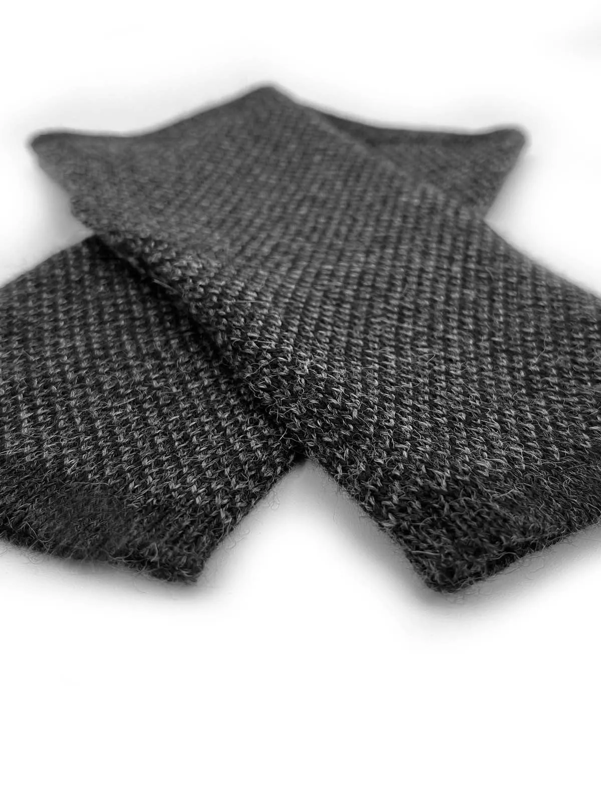 NEW! Alpaca Gloves - Trigo - Coal